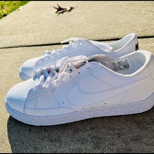 Nike blazer shoes white new never used